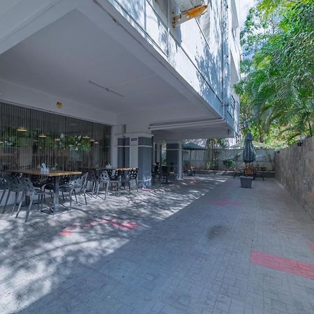 Hotel Athome , Whitefields, Kondapur Гайдарабад Екстер'єр фото