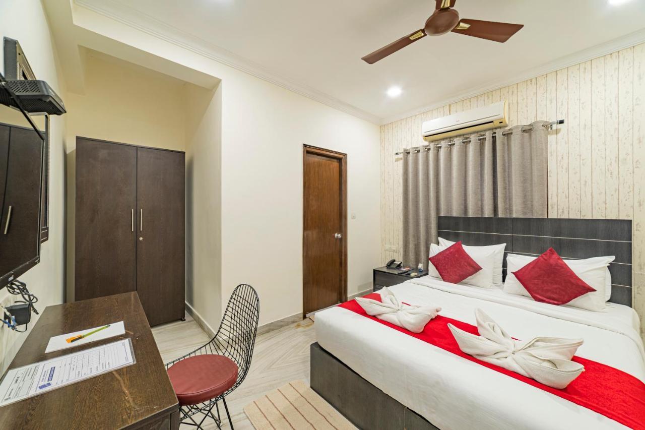 Hotel Athome , Whitefields, Kondapur Гайдарабад Екстер'єр фото