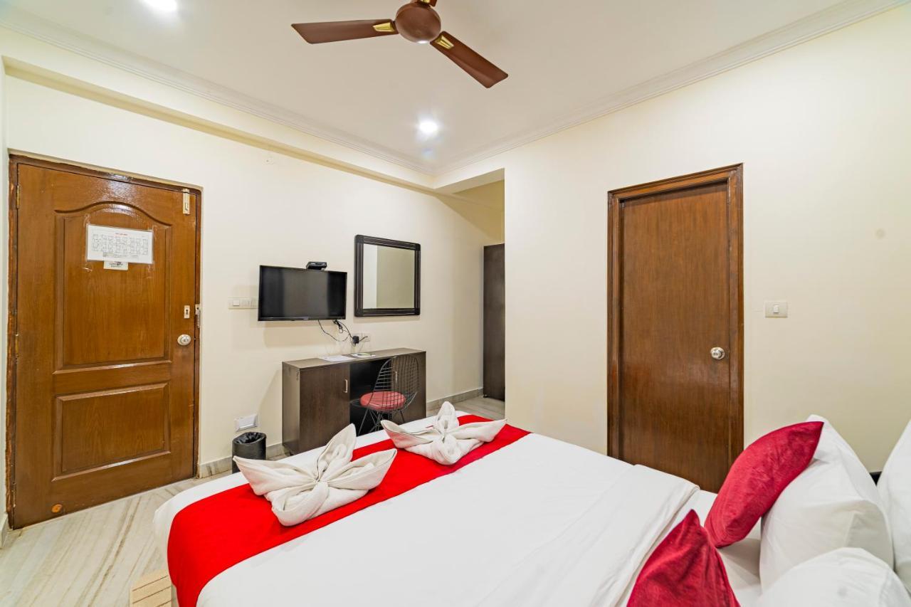 Hotel Athome , Whitefields, Kondapur Гайдарабад Екстер'єр фото