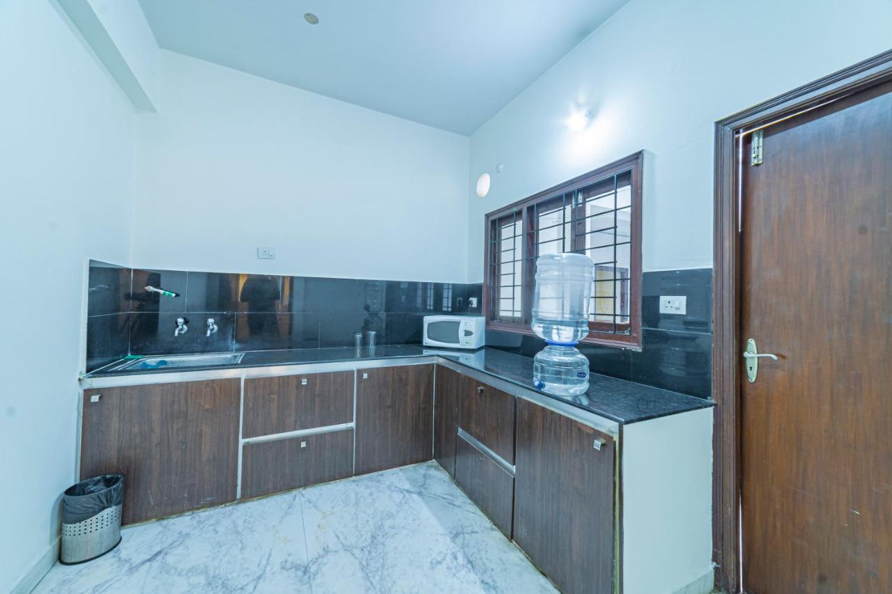 Hotel Athome , Whitefields, Kondapur Гайдарабад Екстер'єр фото